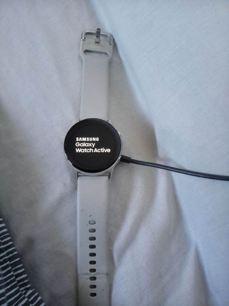 Samsung Galaxy Watch Active – White, Good Condition