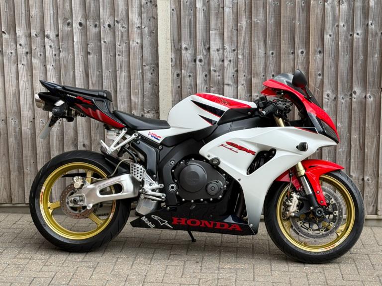 HONDA CBR 1000 RR FIREBLADE HRC EDITION 2007 (57) + LOADS OF PAPER WORK !!!
