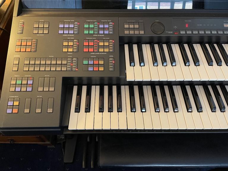 Yamaha HS6 Electronic organ