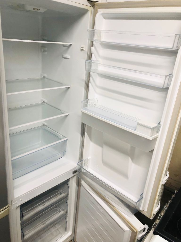 🚚 fridge master fridge freezer with water dispenser can deliver £149