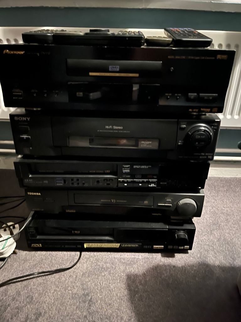 VHS players job lot read description 