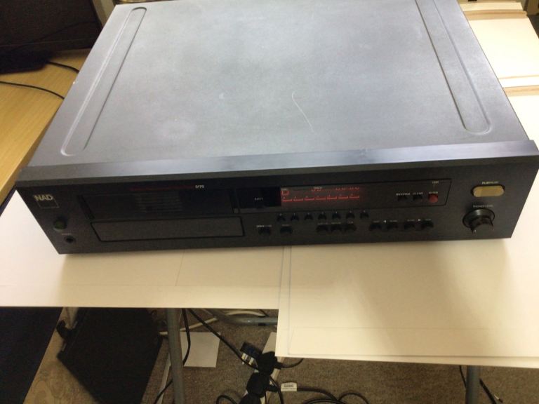 NAD 5170 6 disc CD. CHANGER IN EXCELLENT CONDITION