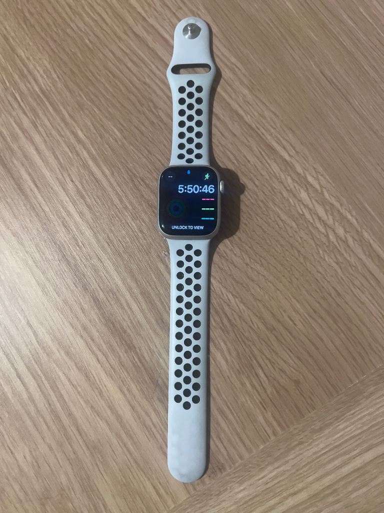Apple Watch Nike Series 7 GPS Starlight Aluminium 41MM