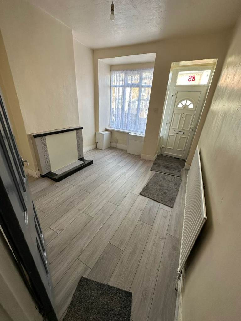 2 BEDROOM HOUSE AVAILABLE ON WORCESTER RISE ROAD B29