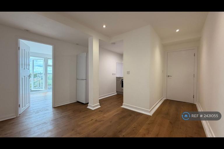 3 bedroom flat in North End, Croydon, CR0 (3 bed) (#2431055)