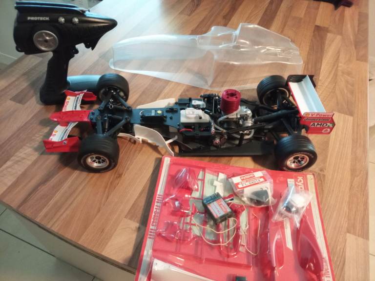 RC Kyosho 1/8 scale F1 car nitro new swap/sell