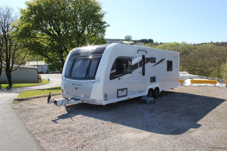 2020 Buccaneer Barracuda Luxury 8FT Wide Twin Axle Touring Caravan, Island Bed
