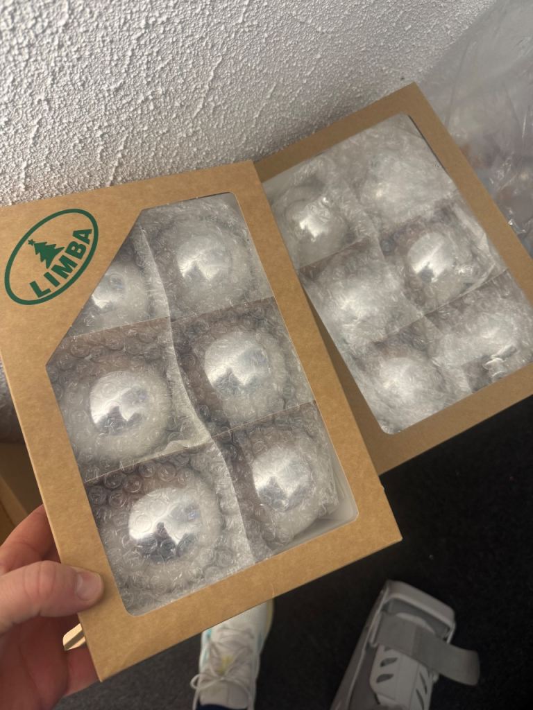 image for Christmas tree glass bombshell 