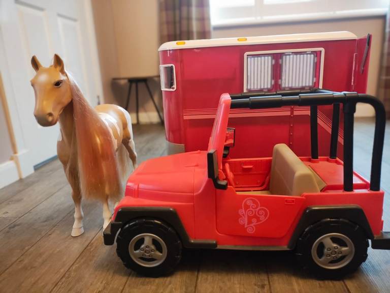 £40 ONO The Our Generation Mane to Travel Horse Trailer with Jeep and Horse 