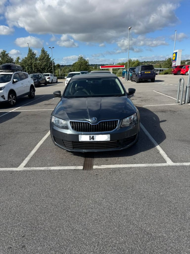 Skoda, OCTAVIA, Hatchback, 2014, Manual, 1598 (cc), 5 doors