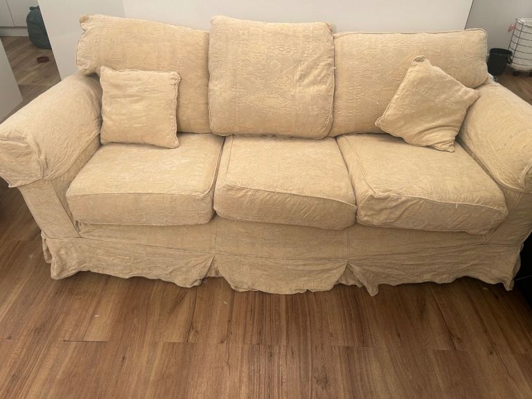 2 x sofas and 2 x chairs 