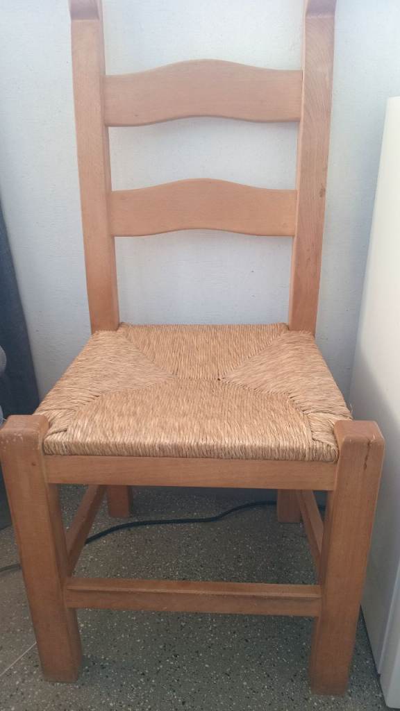 Woody 🪵 chair s comfy