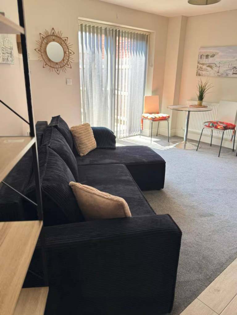 Clews Mews, Beach Street – Modern 1-Bedroom Cottage 