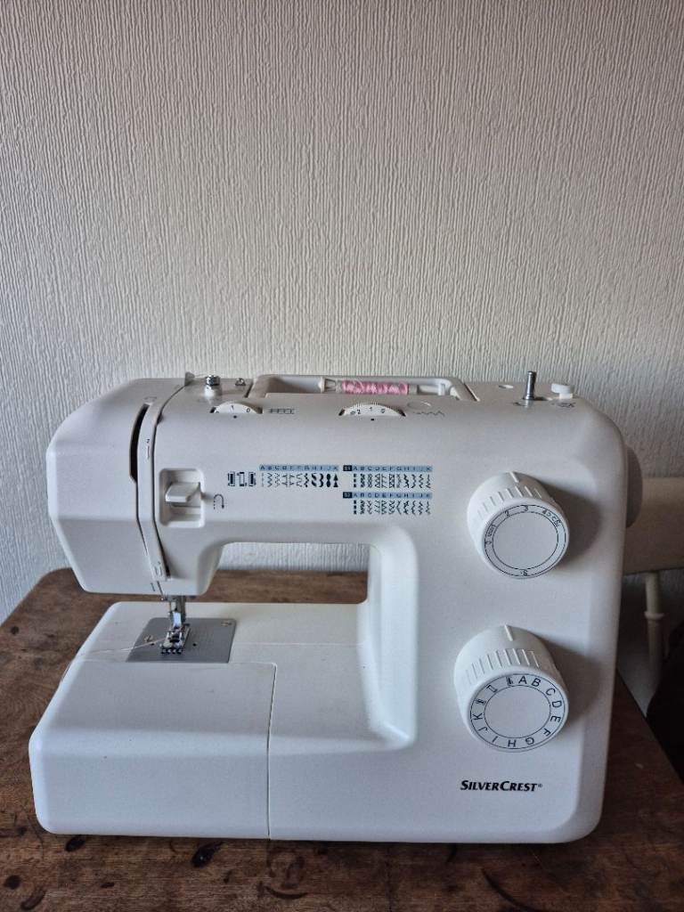 Sewing machine 