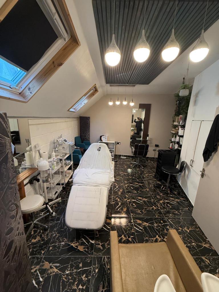 Beauty Room to Rent – Hair, Nails & Beauty – N20