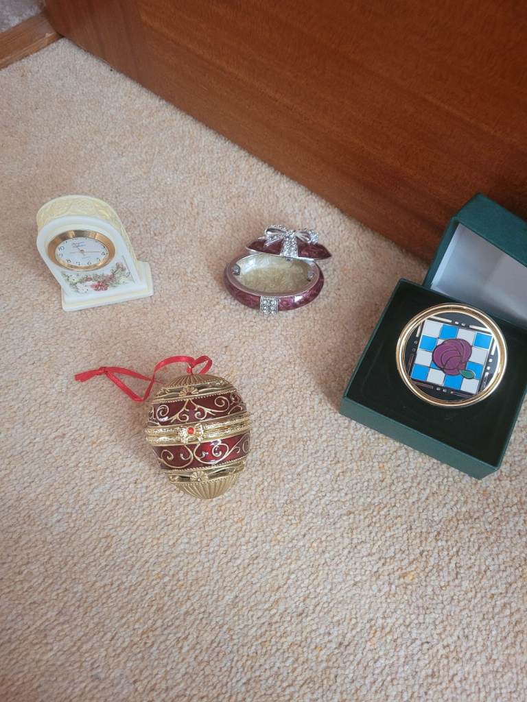 Gifts trinkets
