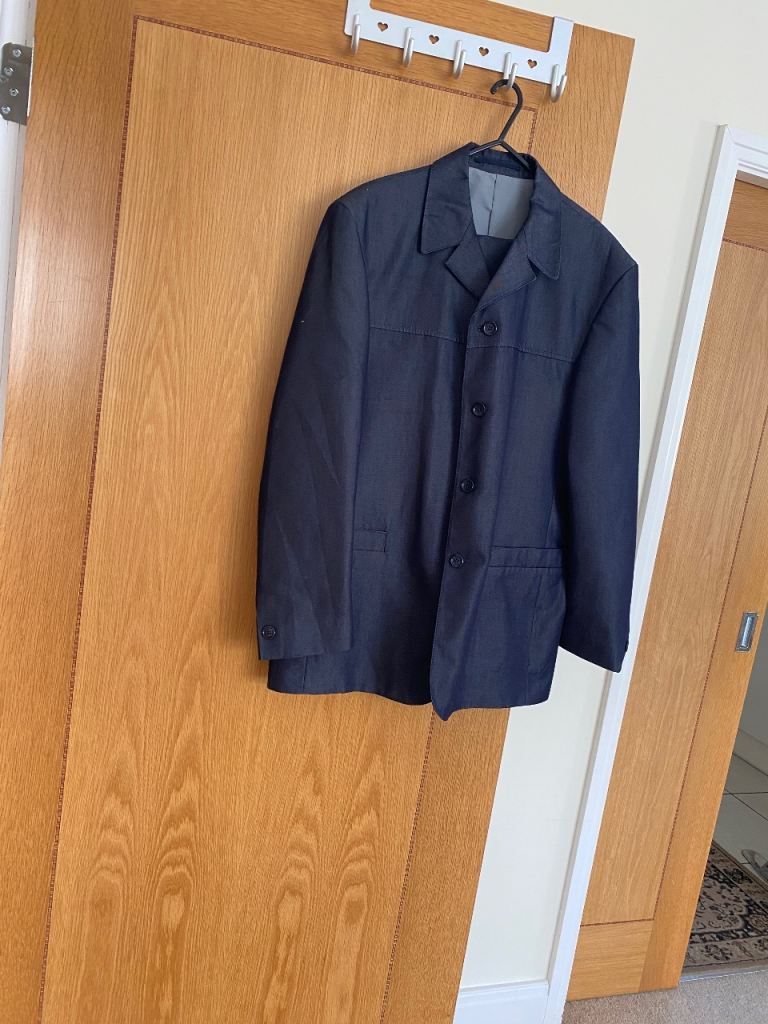 Wilson two pieces suit with lining, jacket size 38,trouser 30R, Father’s Day 