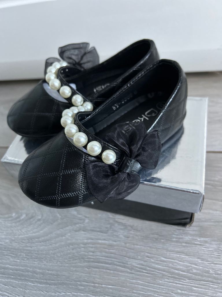 Brand new baby girls shoes size 6 black 