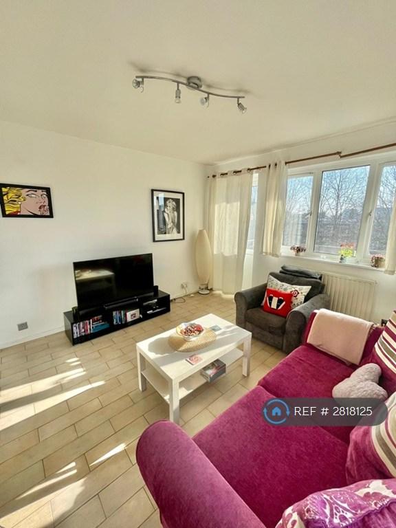 1 bedroom in Threadgold House, London, N1 (#2818125)