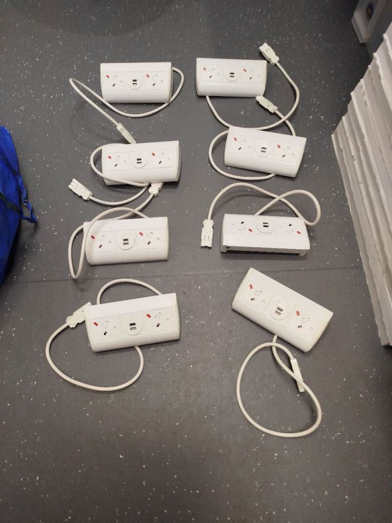 8 X OE Electrical PEARL Surface Power Supply UK Socket 2 ways & USB, USB-C charg