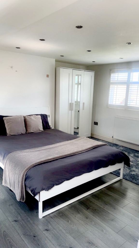 *** Double Room Ensuite Address: Frankland Road, Chingford E4