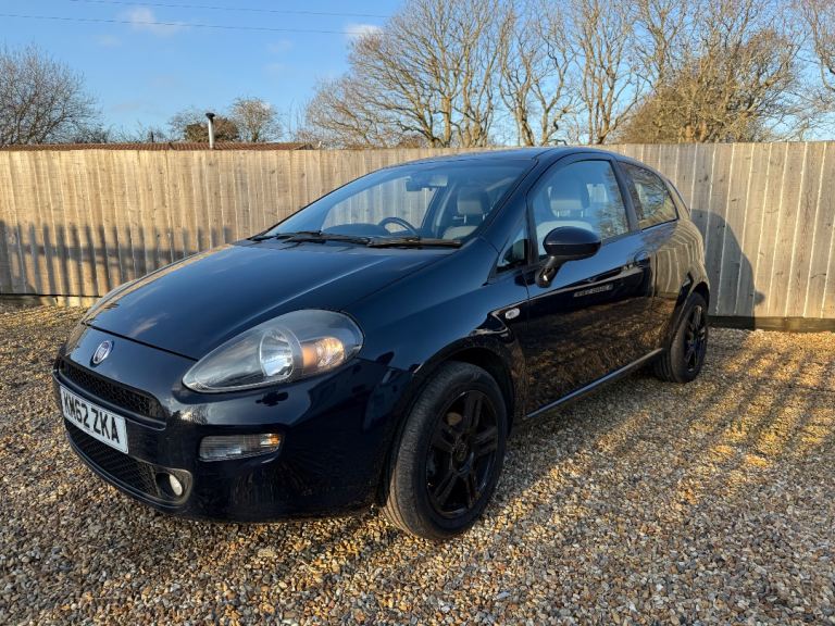 Fiat, PUNTO, Hatchback, 2012, Manual, 1242 (cc), 3 doors