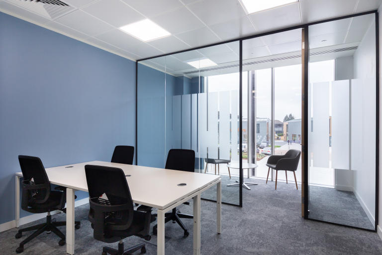 Watford - WD188YA \ Flexible Office Space for 4 Workstations