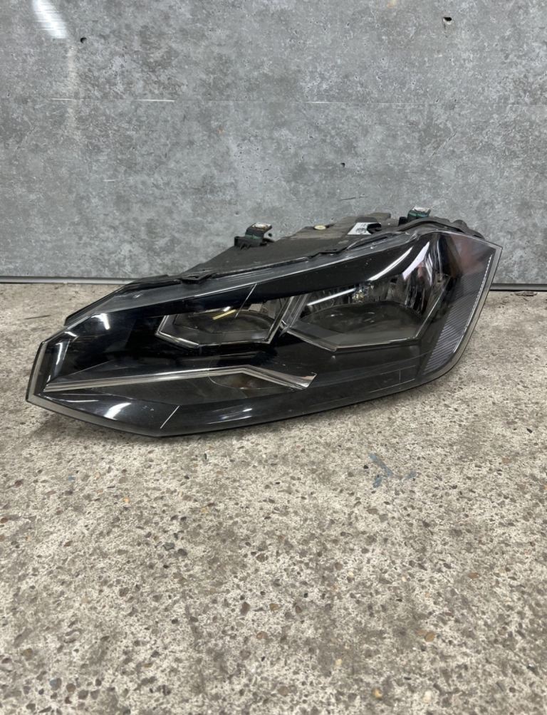 VOLKSAWAGEN POLO MK6 2018 - 21 FRONT LEFT PASSENGER HALOGEN HEADLIGHT 2G2941005
