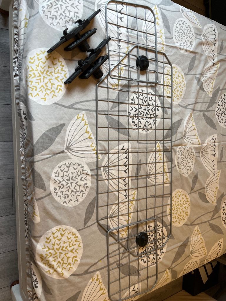 Adjustable Halfords mesh dog car guard 