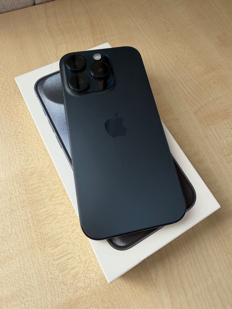 iPhone 15 Pro (blue)