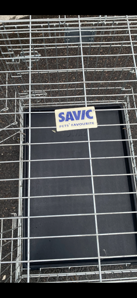 Savic Pets' Favourite Metal Dog Crate with Plastic Tray Medium Size 