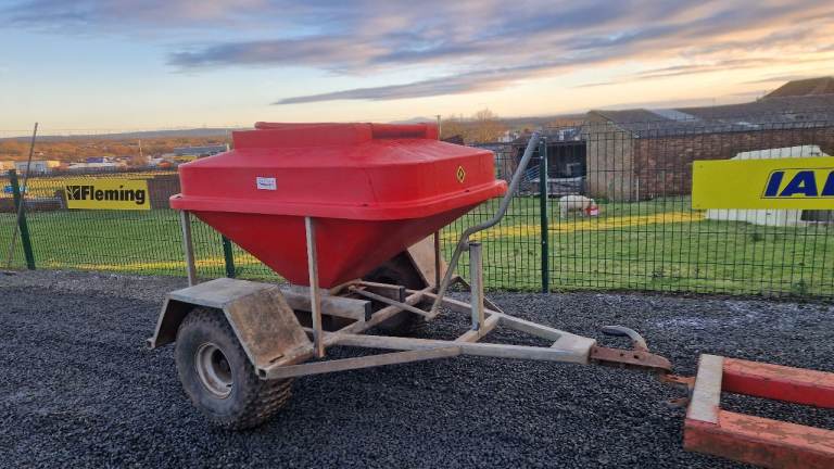 Quad atv longdog sheep snacker feeder drum type farm tractor 
