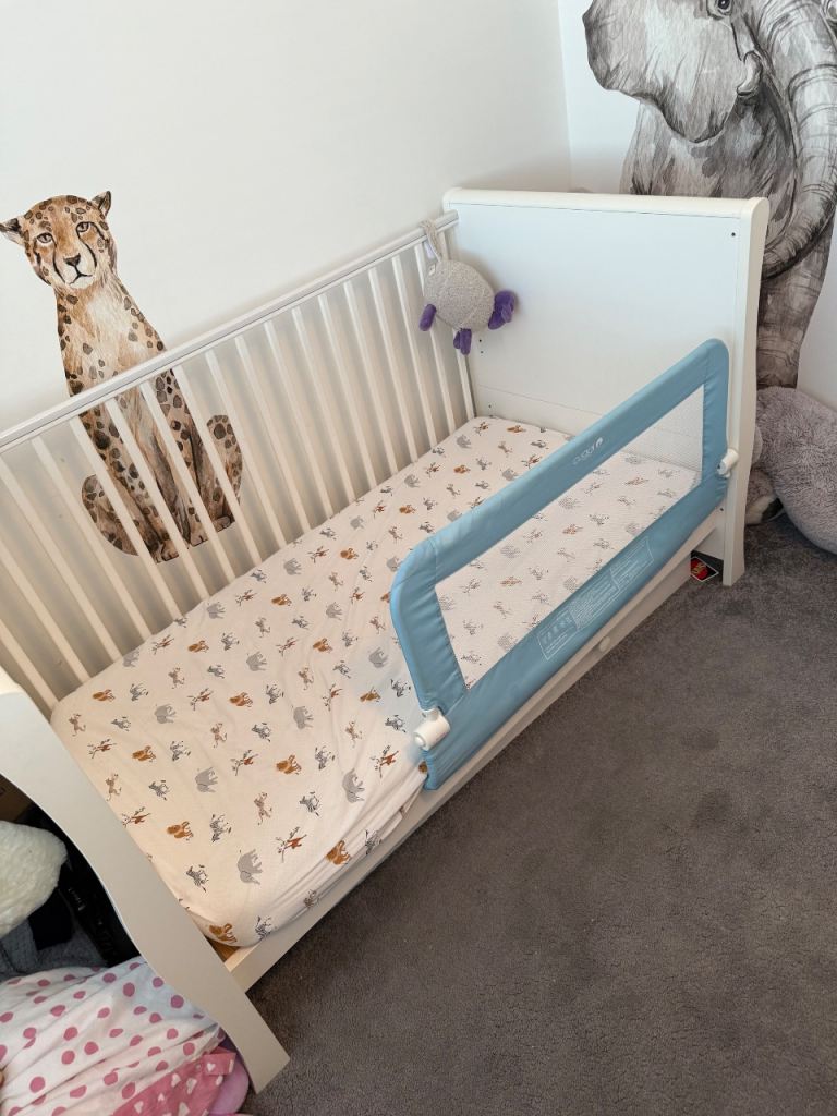 Baby cot bed we guard rail 