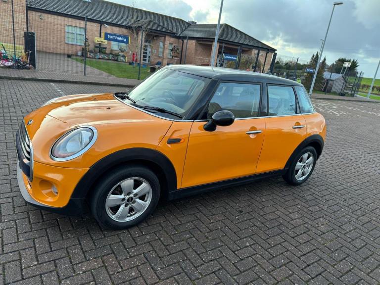 MINI HATCHBACK COOPER D 1.5 DIESEL MANUAL 5 DOOR