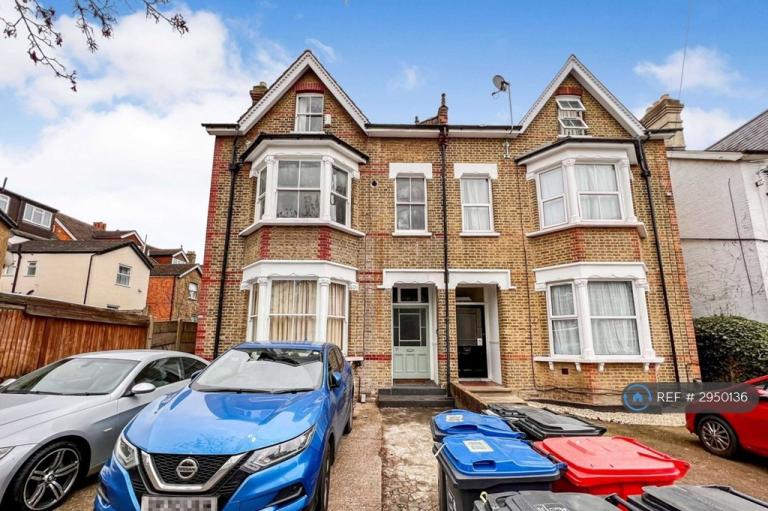 2 bedroom flat in Woodstock Road, Croydon, CR0 (2 bed) (#2950136)