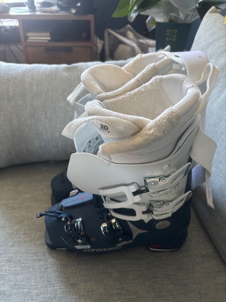 Atomic Women's Ski Boots (UK5)