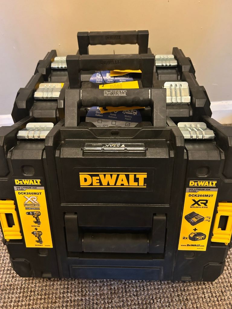 DEWALT DCK266M2T 18V XR 2 x 4.0Ah Cordless Brushless Hammer Drill and Impact Driver Twin Kit