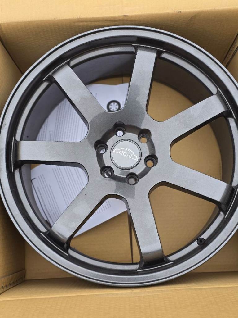Set of 4 20 inch alloy wheels