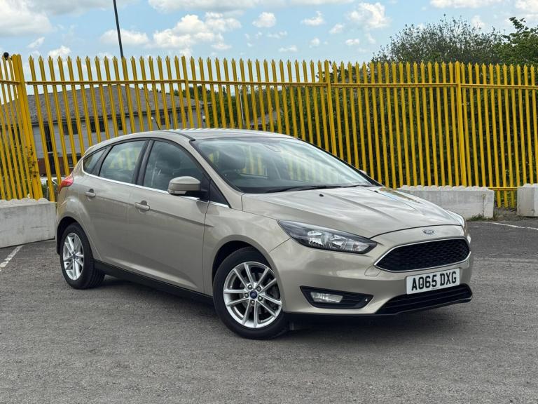 2015 Ford Focus 1.0T EcoBoost Zetec Euro 6 (s/s) 5dr HATCHBACK Petrol Manual