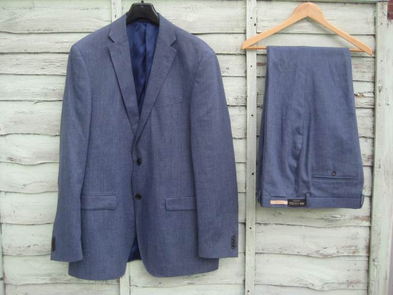 New Medium Size Marks and Spencer Collezione Nova Fides Suit Made in Italy for ONLY £45.00