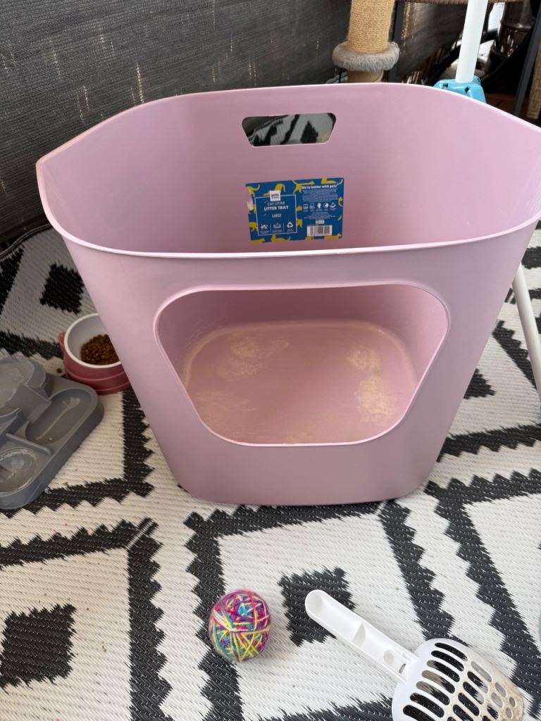 Cat litter box pink 
