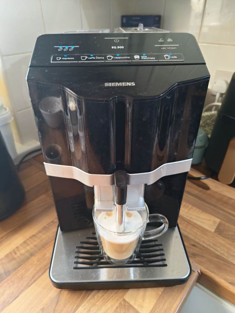 Siemens EQ300 Bean-to-Cup Coffee Machine - Reliable & Clean (Read Description)