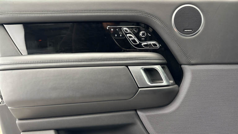 2021 Land Rover Range Rover 3.0 D300 MHEV Autobiography SUV 5dr Diesel Auto 4WD Euro 6 (s/s) (300...