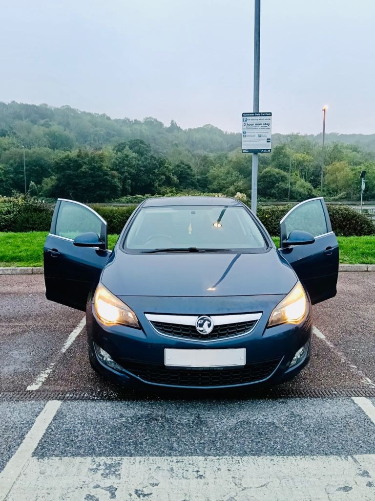 Vauxhall, ASTRA, Hatchback, 2010, Manual, 1398 (cc), 5 doors