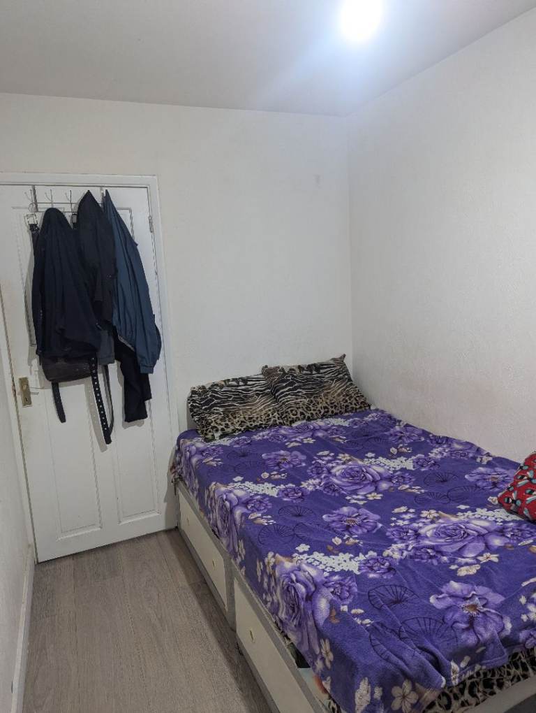 Double Bed Room - Wembley - Ealing Road