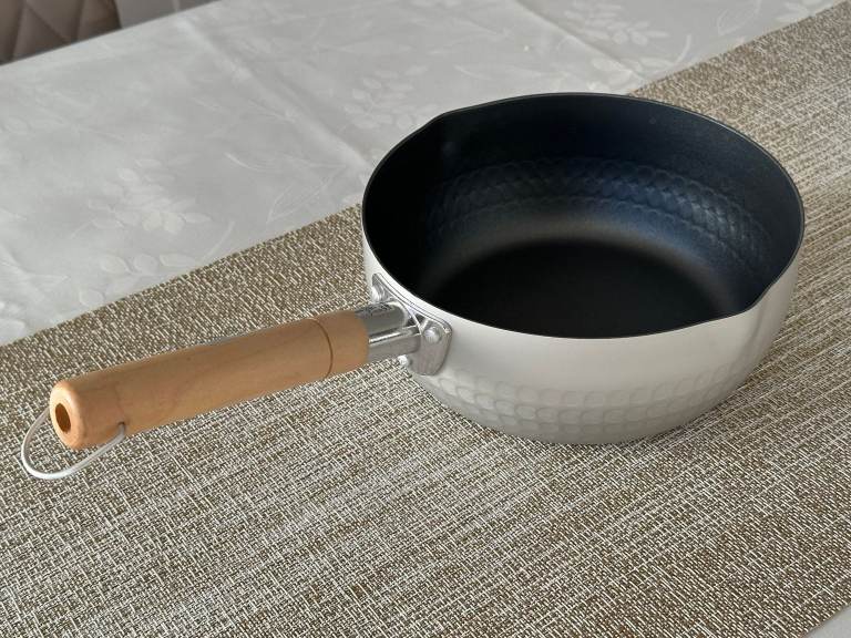 Japanese Yukihira Saucepan 20cm – Non-Stick – Wooden Handle – Gas Hob