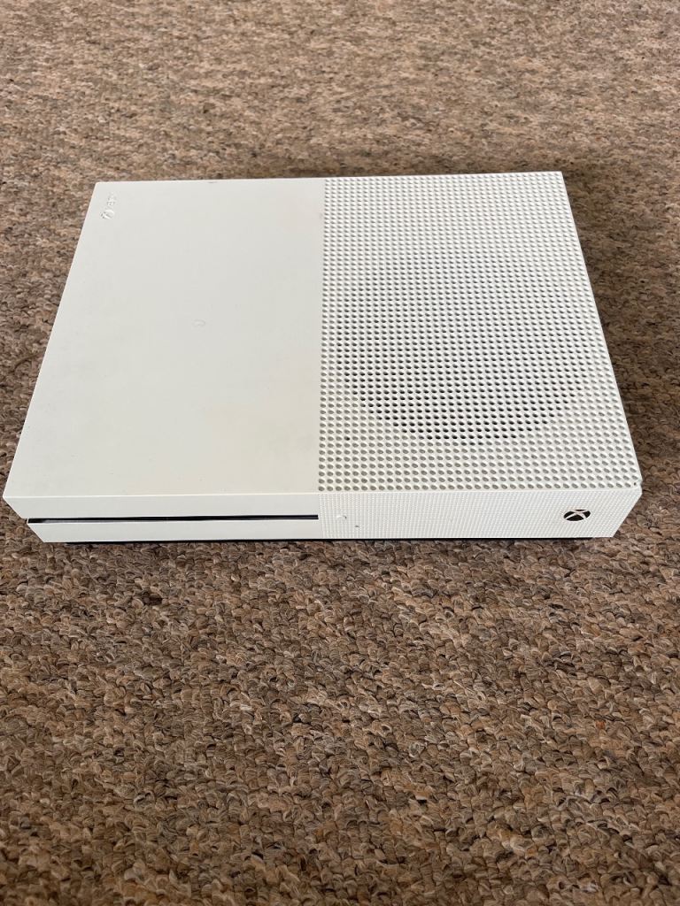 Xbox One S Console – White, Good Condition