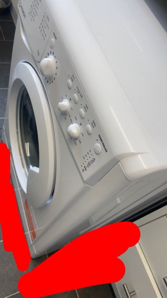 Indesit Washing Machine – White, Good Condition