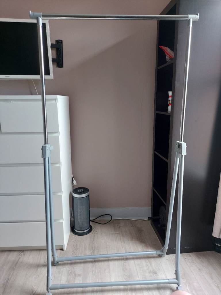 Clothes hanger