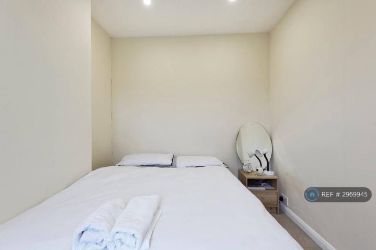 1 bedroom in Tufton Road, Ashford, TN24 (#2969945)